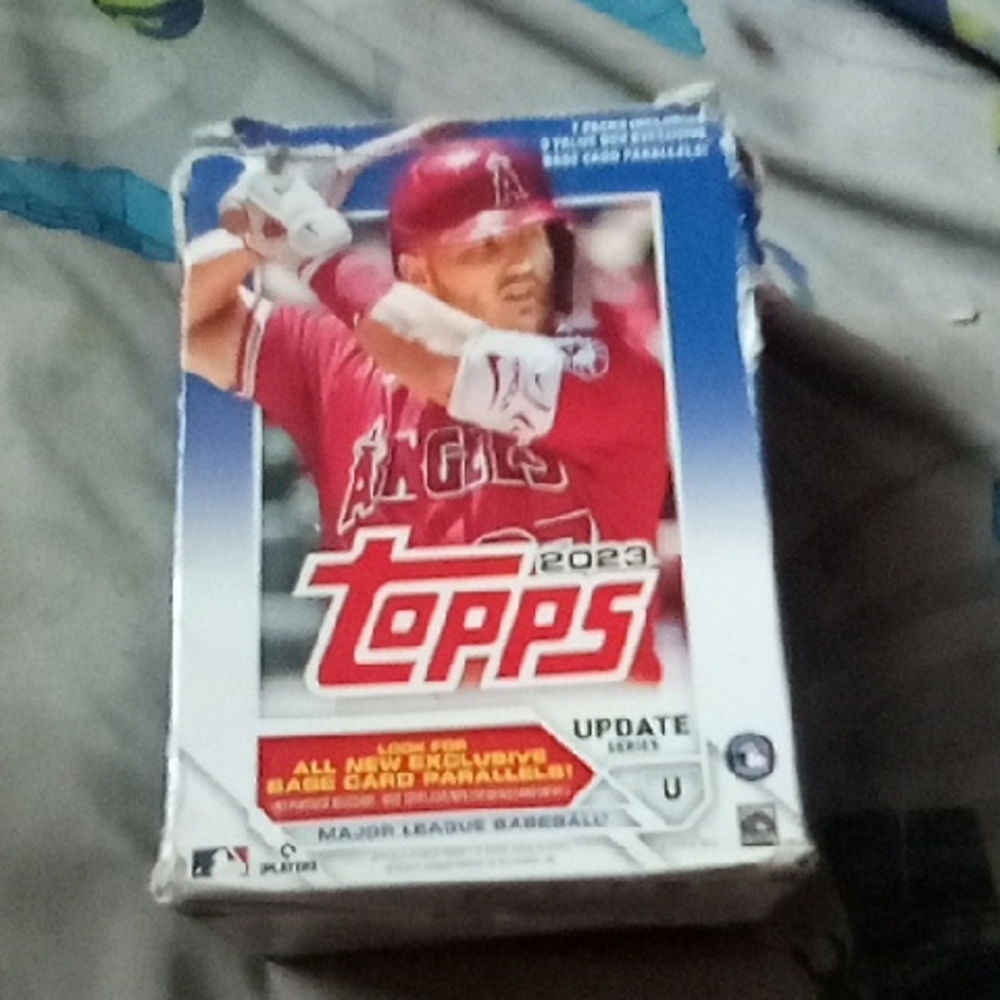 Topps 2023 Baseball Card Box - Red and White